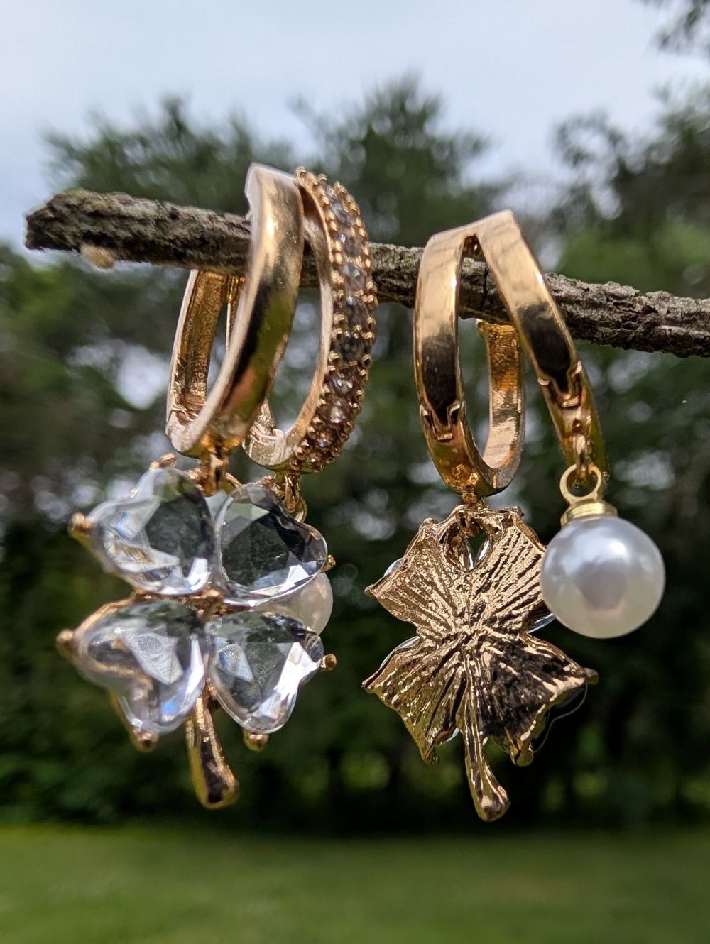 Gold-tone 4-leaf Clover & Pearl Drop Hoop Earrings